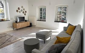 Haus Mit Tuermchen